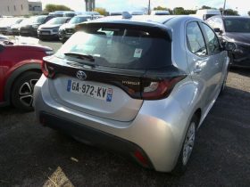 TOYOTA YARIS 1.5 120H BUSINESS PLUS