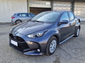 TOYOTA YARIS 1.5 120H BUSINESS PLUS