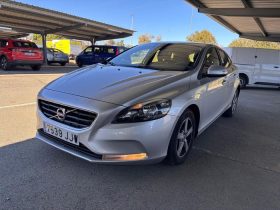 VOLVO V40 2.0 D3 MOMENTUM