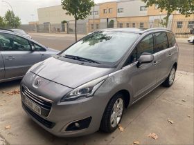 PEUGEOT 5008 ALLURE 1.6 BLUEHDI 120 EAT6