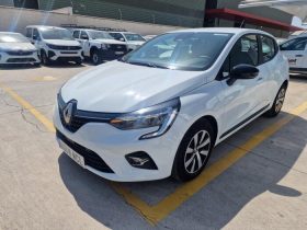 RENAULT CLIO 1.5 BLUE DCI 74KW EQUILIBRE (100CV) BERLINA CON PORTÓN